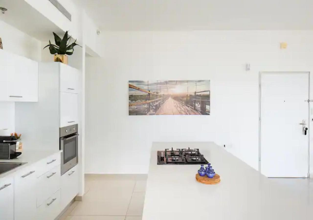 O&O Group- Special Apartment Sea View Luxury Tower Bat Yam Exterior foto