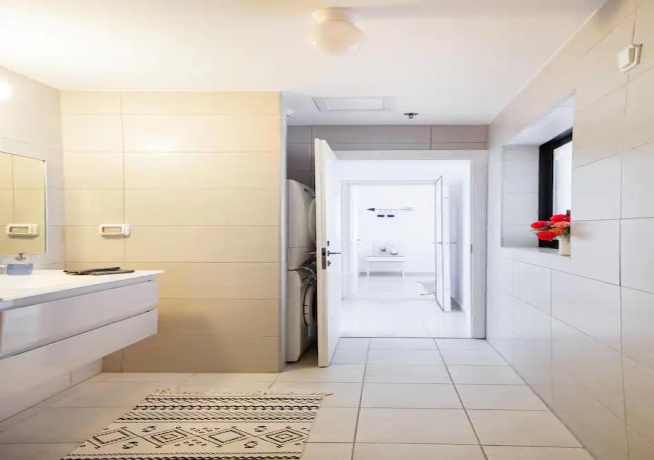 O&O Group- Special Apartment Sea View Luxury Tower Bat Yam Exterior foto